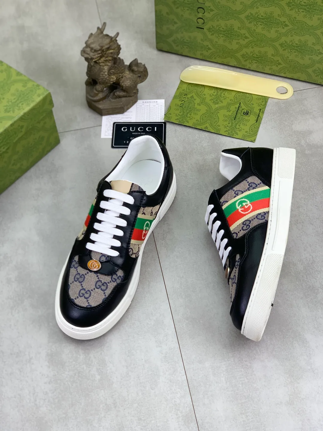 Men's Men's Shoes P420 💰[New Style] 🆘 The latest model from Gucci's official website🎁Classic casual and fashionable men's shoes👟Hot style💥Simple and elegant style, exclusive for trendy men. Unique latest brand elements from the official website👑Gucci original decoration, fashionable and generous, made of original soft calfskin fabric➕Comfortable soft sheepskin lining ✅The official website specifies wear-resistant rubber outsole_full of elasticity, classic model taken in real life🎬Color: 2️⃣colors available😍Number: 38-44